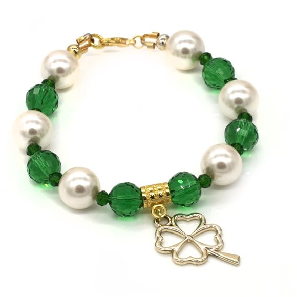 St Patricks theme bracelet with Shamrock and green beads. - Picture 2 of 2